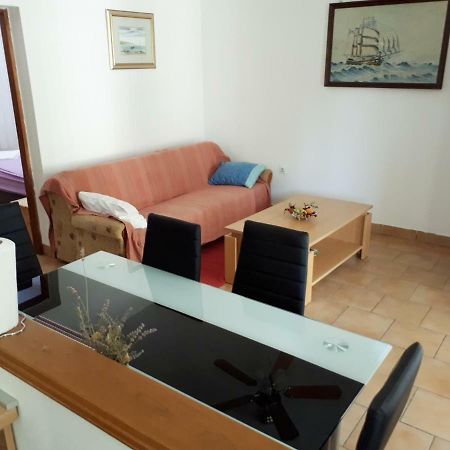 Apartman Fox ピロヴァッツ エクステリア 写真