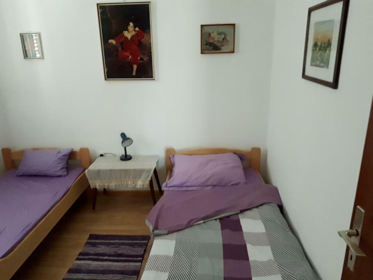 Apartman Fox ピロヴァッツ エクステリア 写真