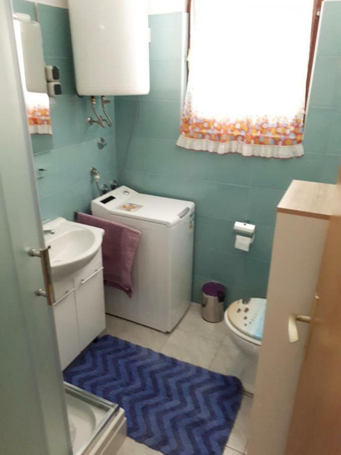 Apartman Fox ピロヴァッツ エクステリア 写真